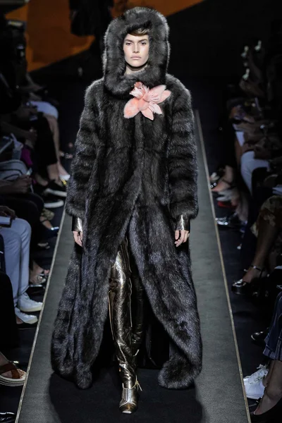 Look 1